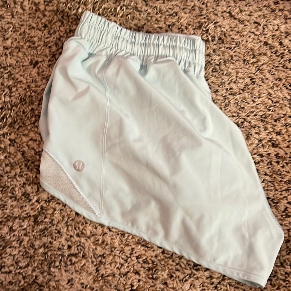 Lululemon athletic shortie shorts light blue size 6 never worn at all